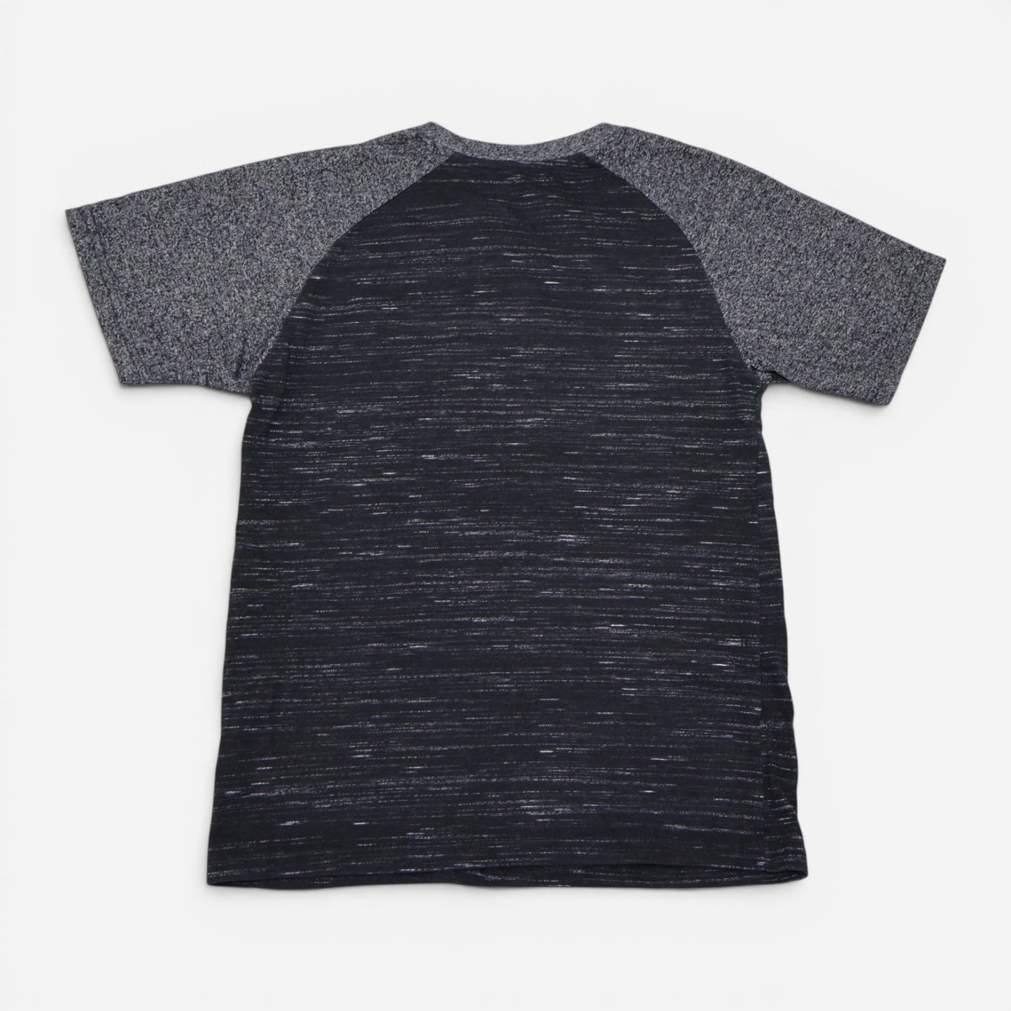 T-SHIRT NEGRA CON GRIS PARA NIÑOS | COPPER DENIM | TALLA M