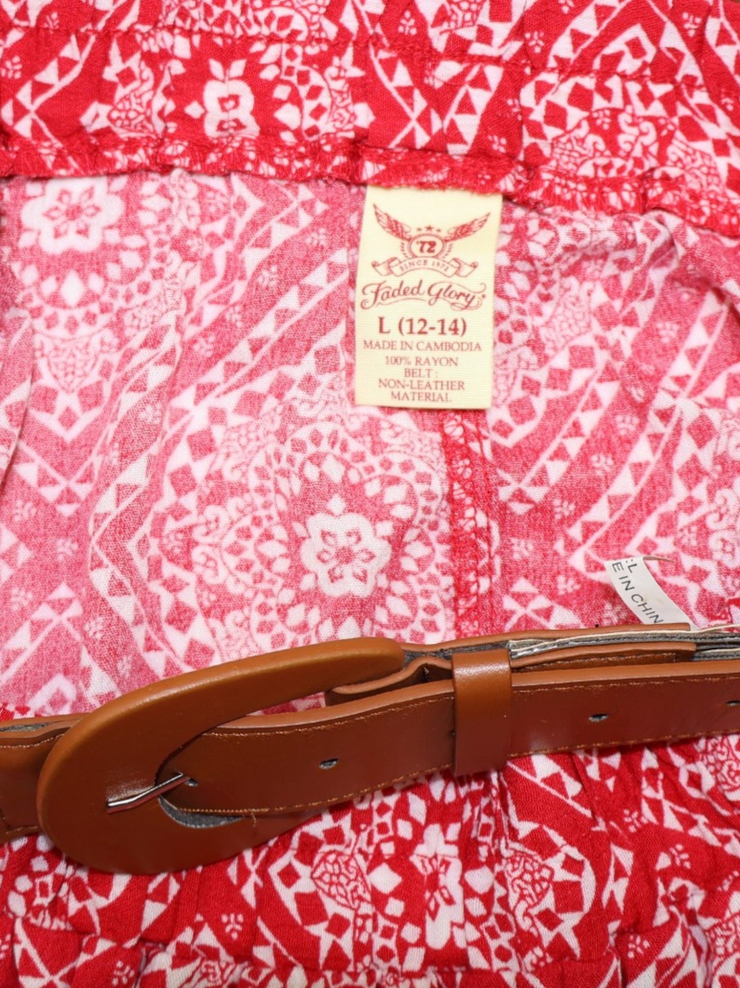 FALDA ROJA ESTAMPADA CON CORREA | FADED GLORY | TALLA L (12-14)