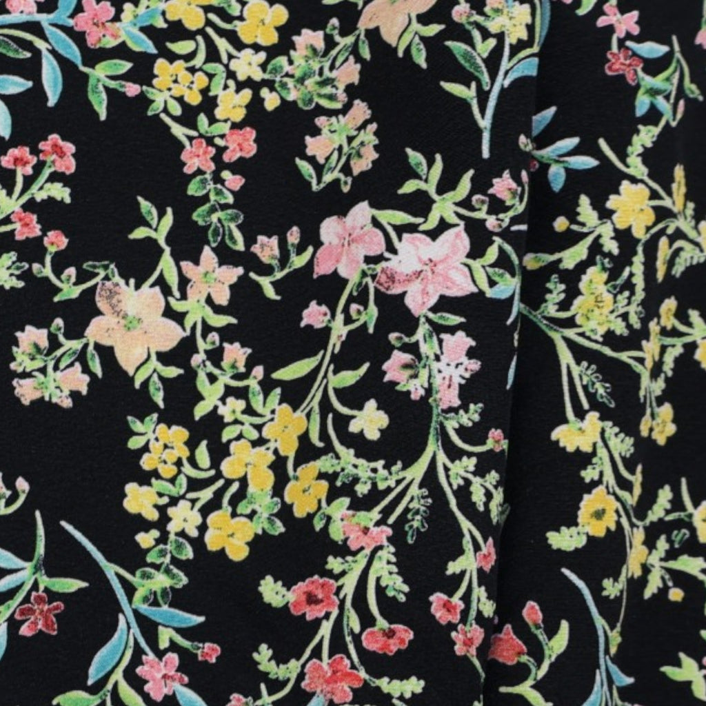 FALDA CORTA CON ESTAMPADO FLORAL | TALLA 2XL