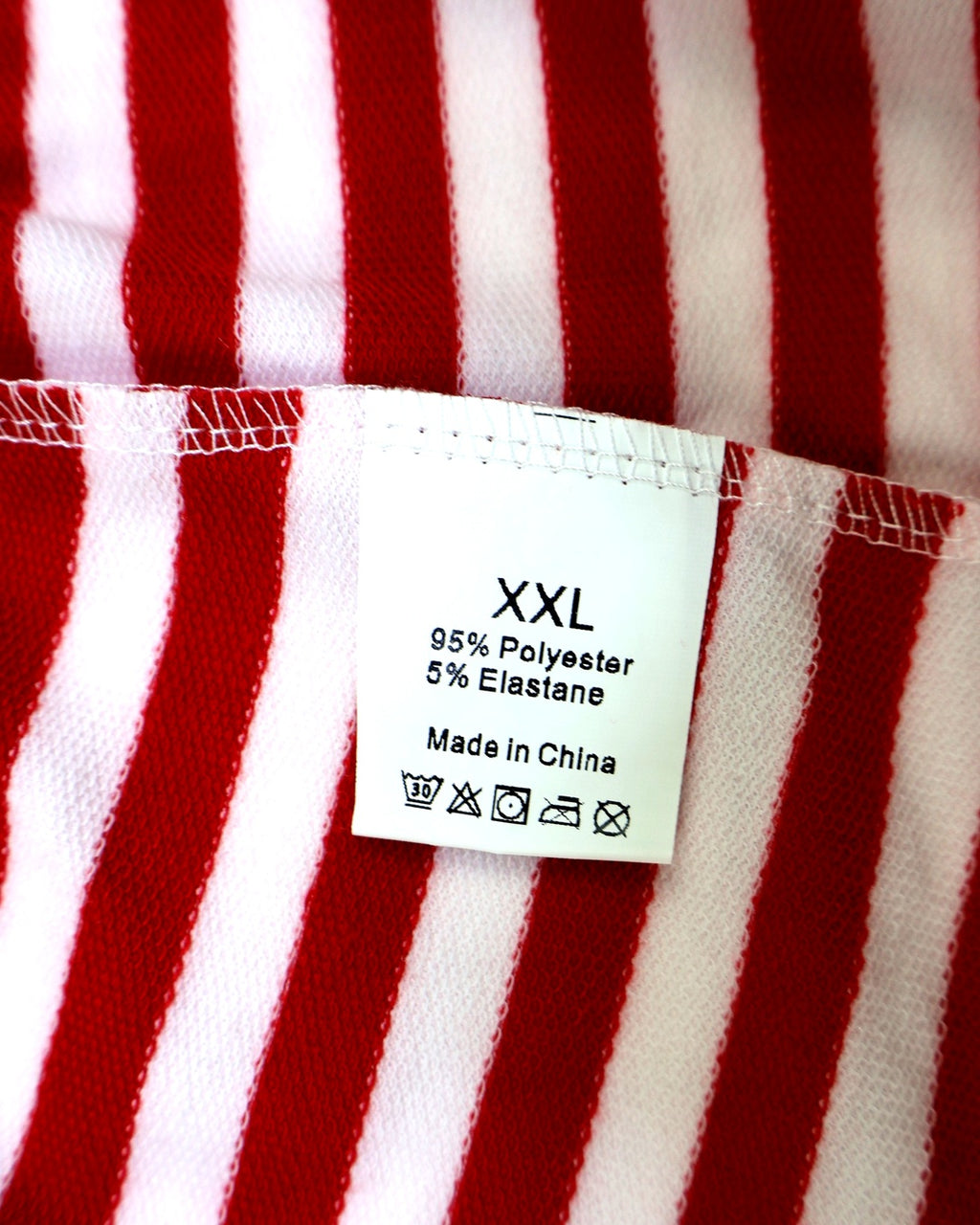 Etiqueta talla XXL 95% poliéster y 5% elastano de shorts de rayas, ropa de segunda mano en RD
