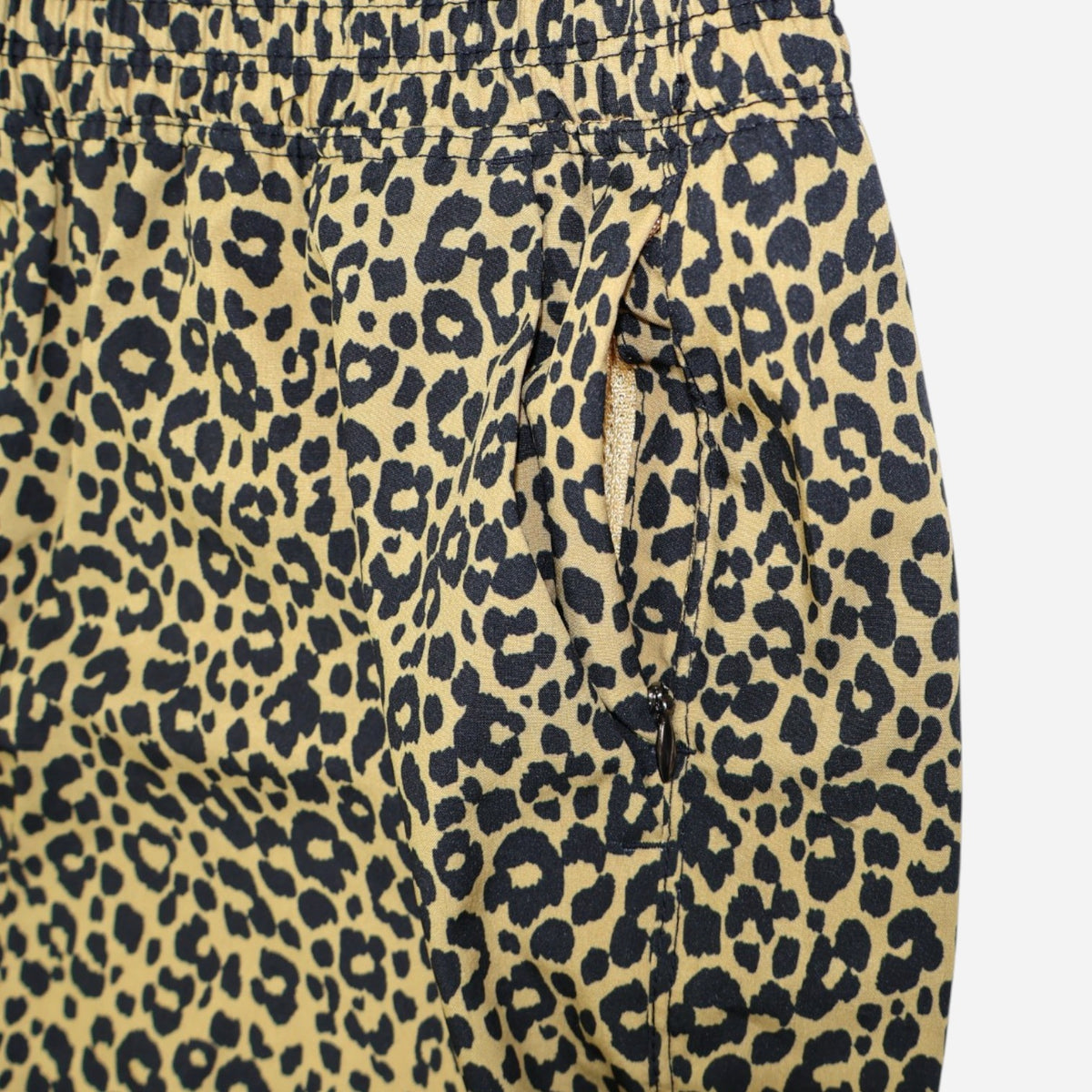 SHORTS DEPORTIVOS CON ESTAMPADO DE LEOPARDO | OLD NAVY | TALLA M
