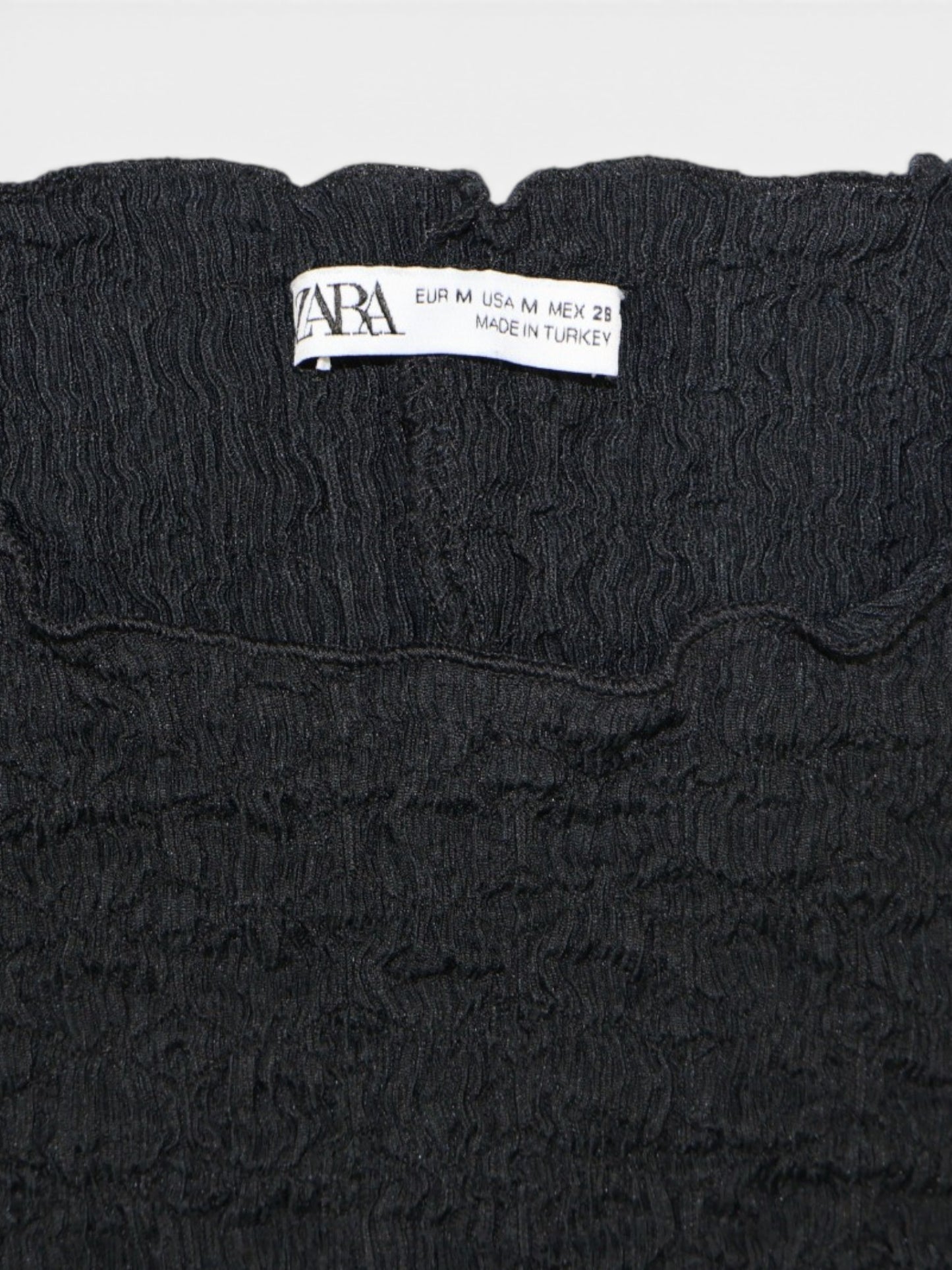 VESTIDO MIDI NEGRO TEXTURIZADO | ZARA | TALLA M