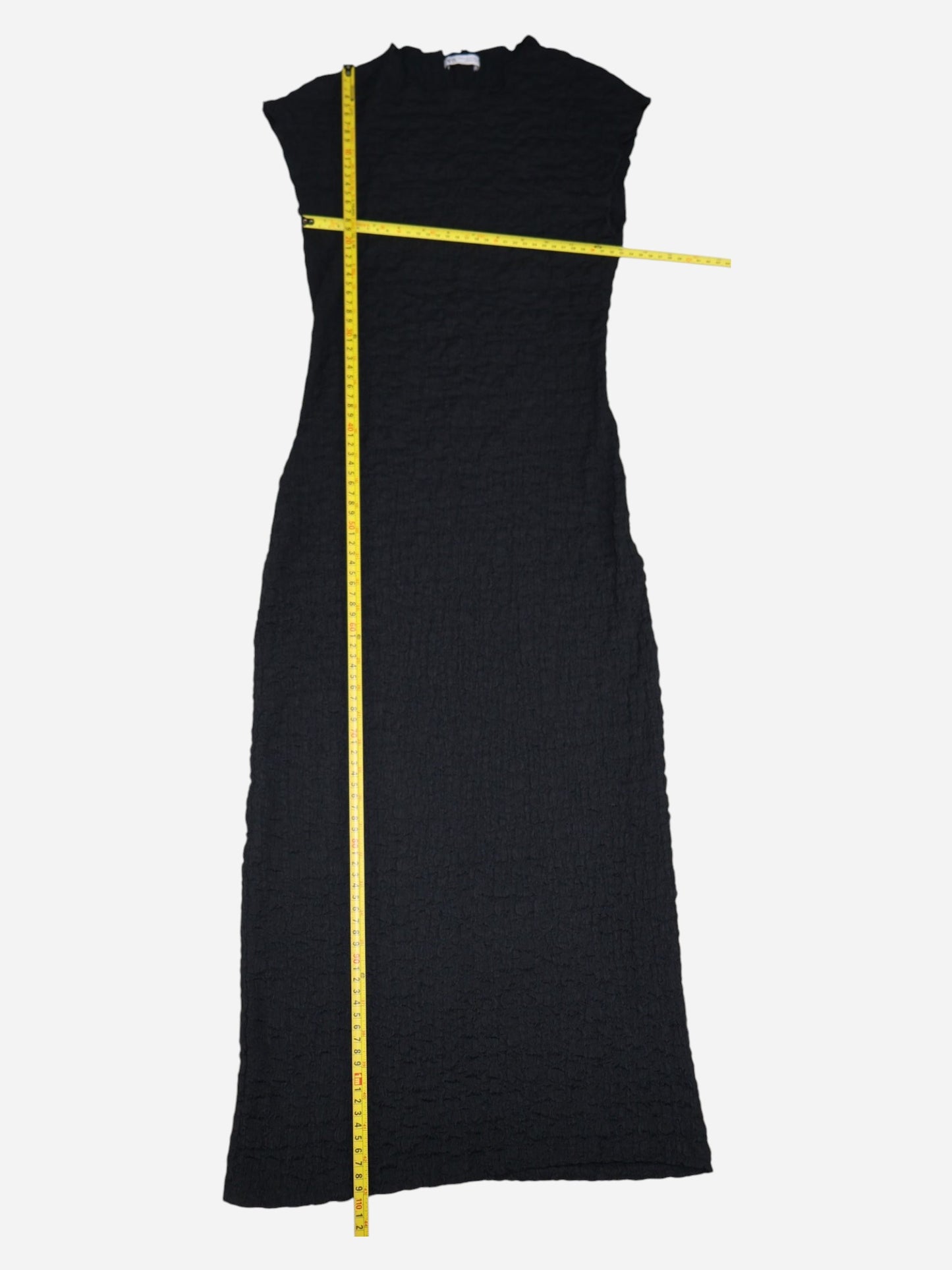VESTIDO MIDI NEGRO TEXTURIZADO | ZARA | TALLA M