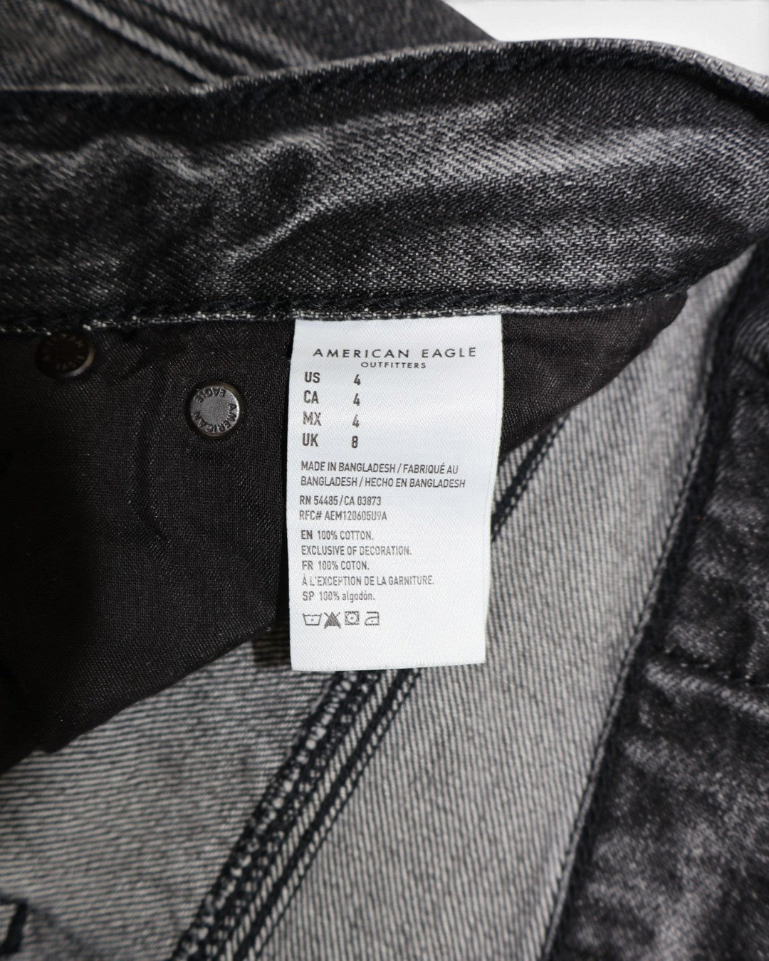 Shorts jean negros gastados para mujer American Eagle talla 4 (S), foto 4