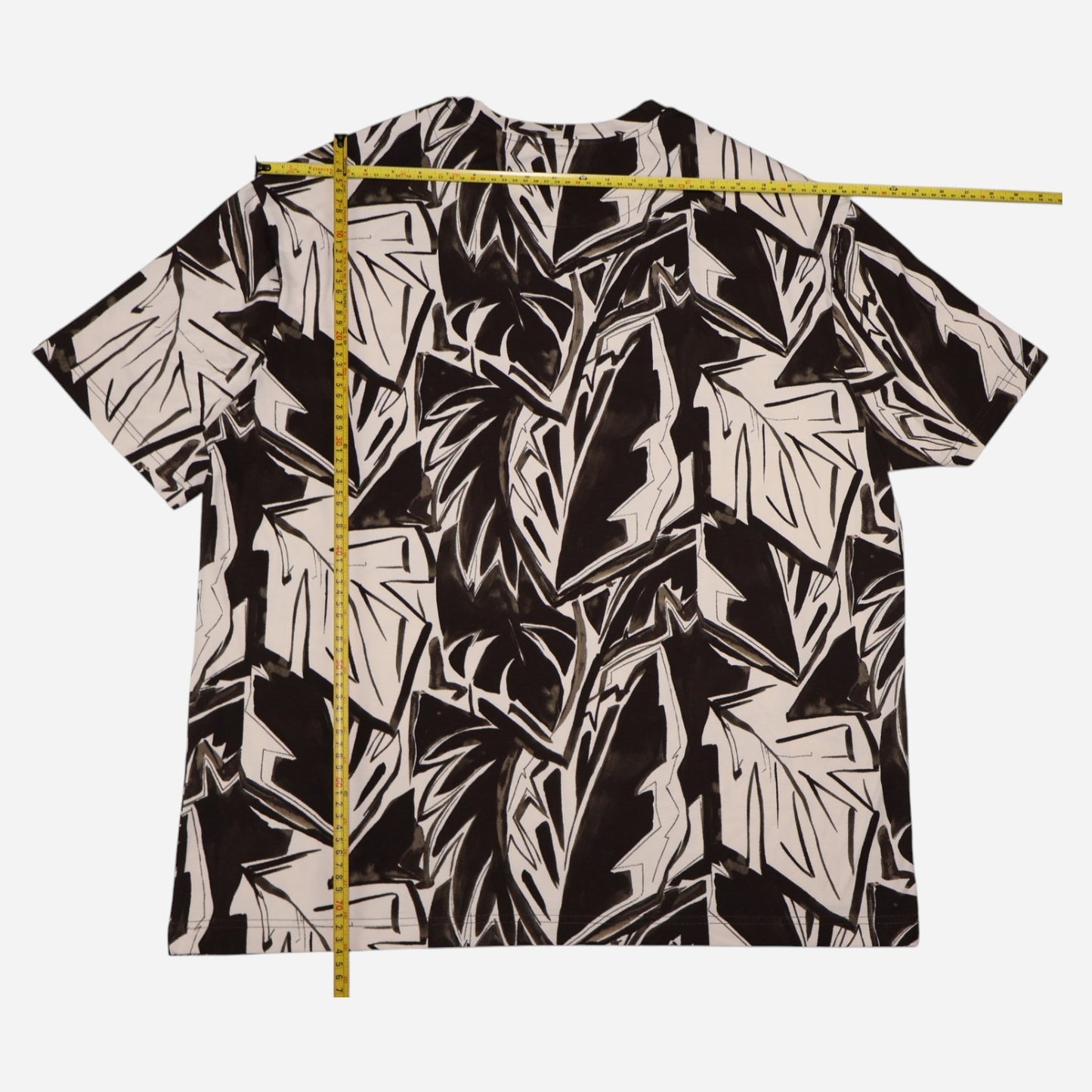 T-SHIRT ESTAMPADO CREMA Y NEGRO | EXPRESS | TALLA XL