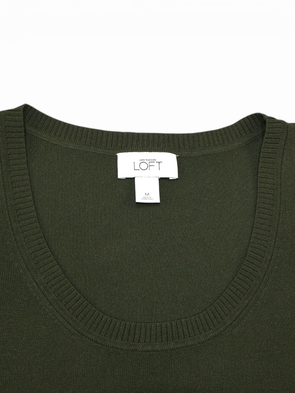 TOP VERDE OLIVO SIN MANGAS | LOFT | TALLA M