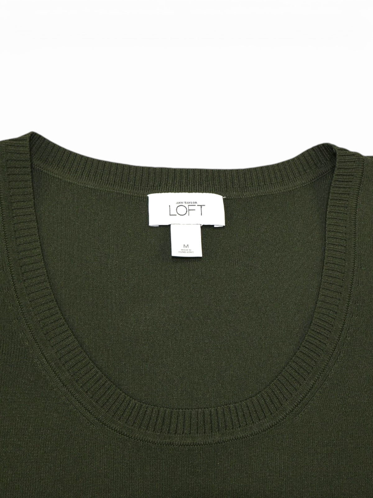 TOP VERDE OLIVO SIN MANGAS | LOFT | TALLA M