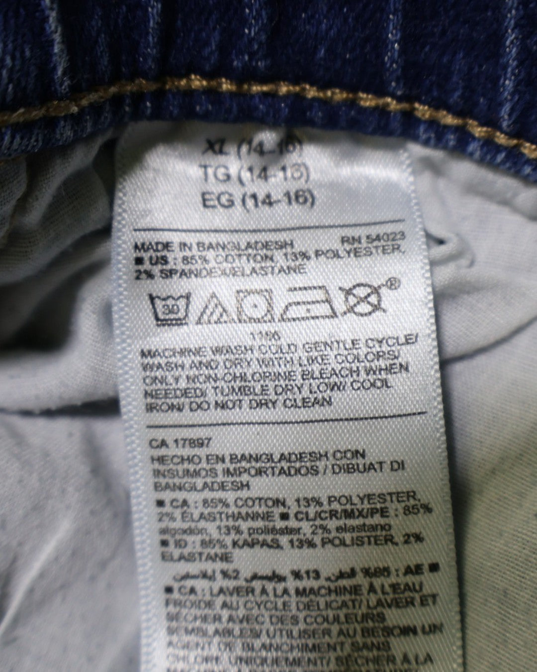 Shorts de jean azul con rotos y cintura elástica para niño, marca Old Navy, talla XL (14-16), ropa de segunda mano en República Dominicana