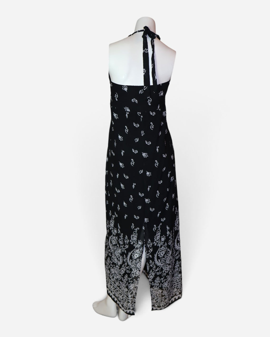 Espalda de vestido maxi negro halter, ropa de segunda mano en RD