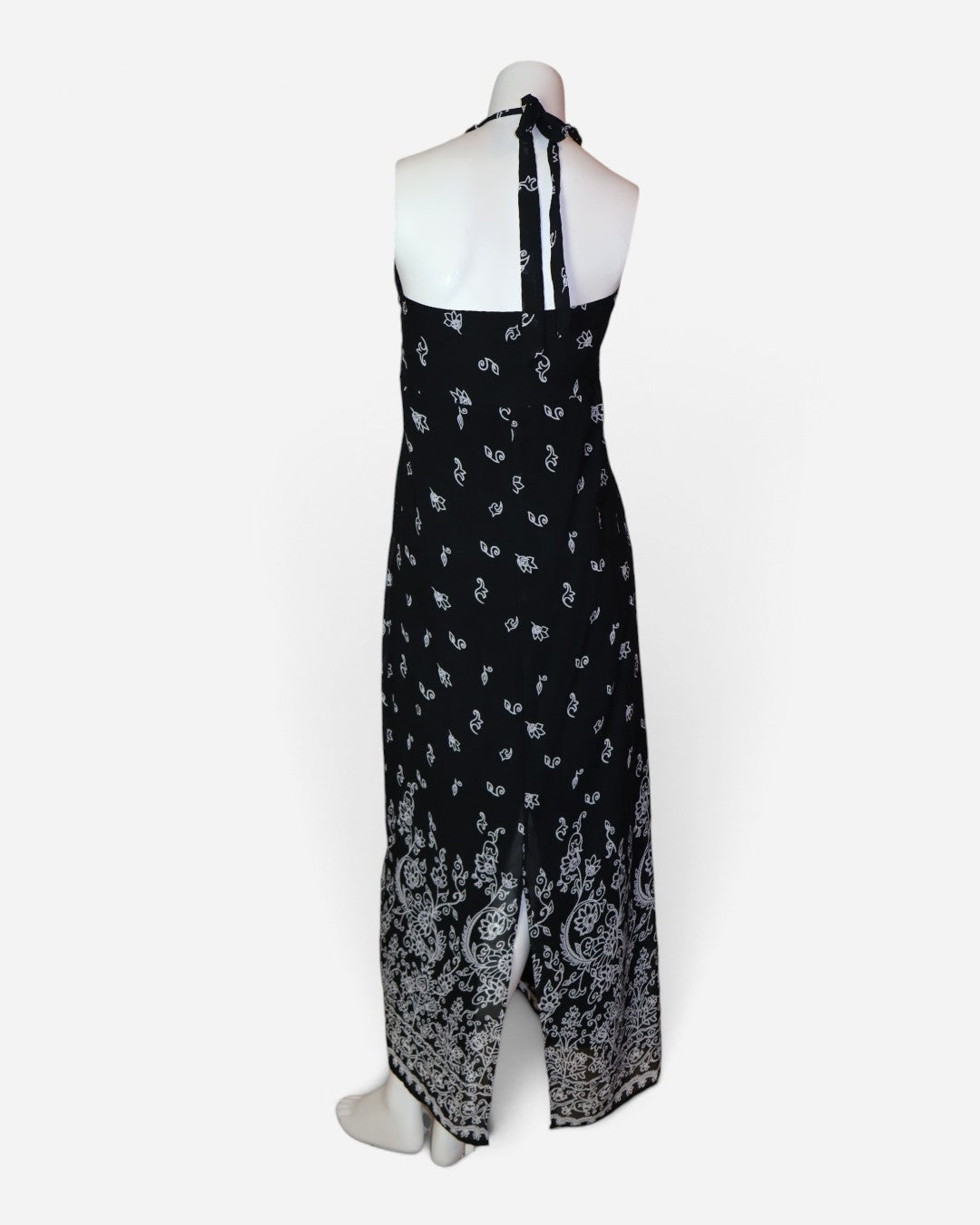 Espalda de vestido maxi negro halter, ropa de segunda mano en RD