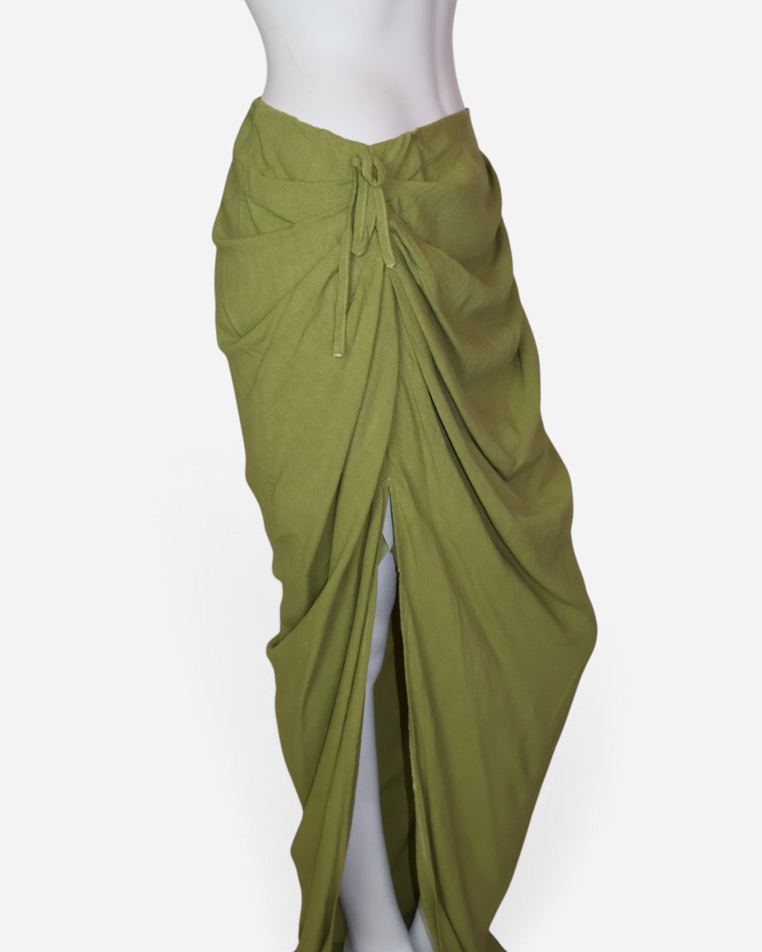 NUEVA CON ETIQUETA | FALDA LARGA VERDE OLIVA CON DRAPEADO | SHEIN BAE | TALLA M (6)