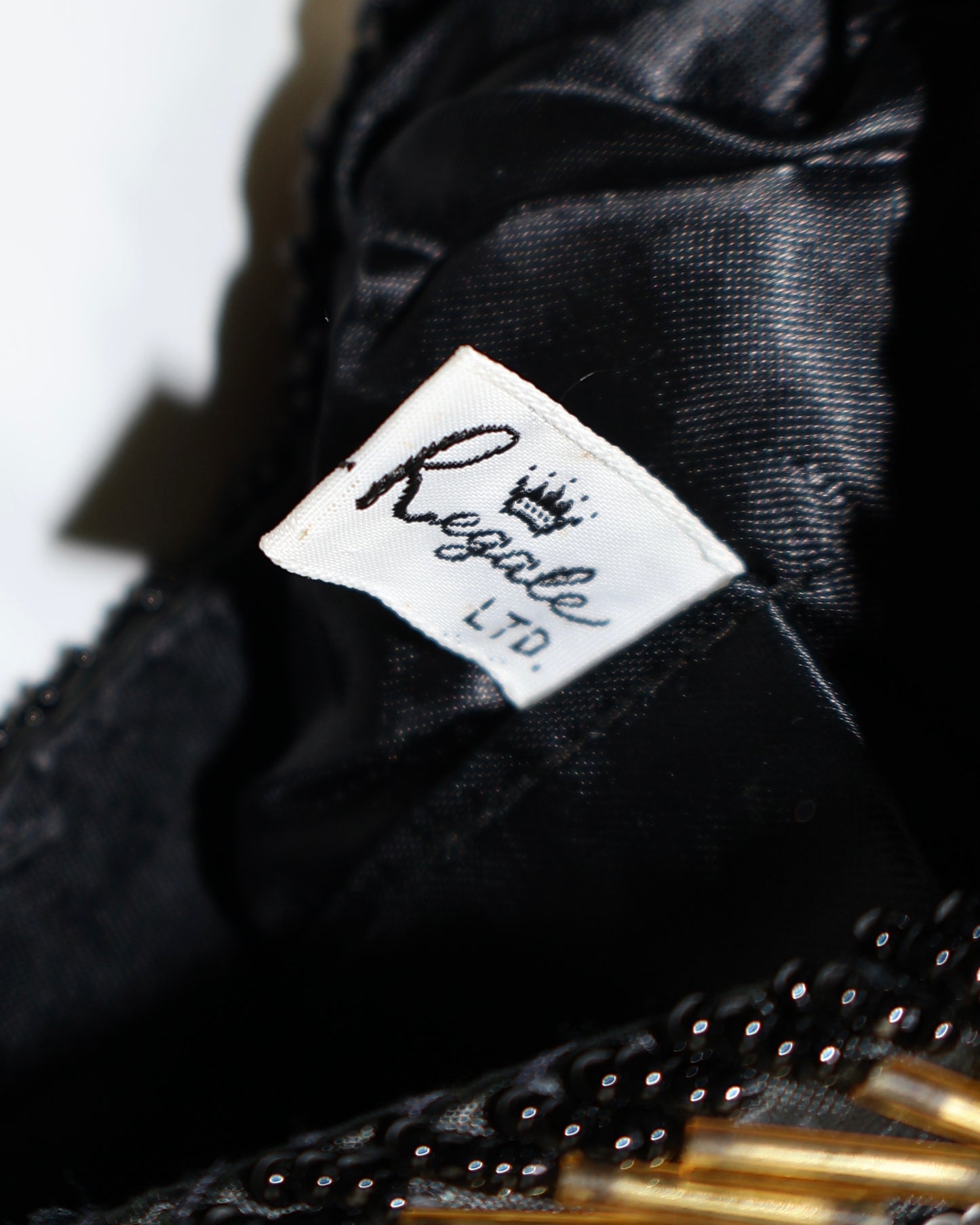 BOLSO DE NOCHE BORDADO CON BOLITAS | LE REGALE