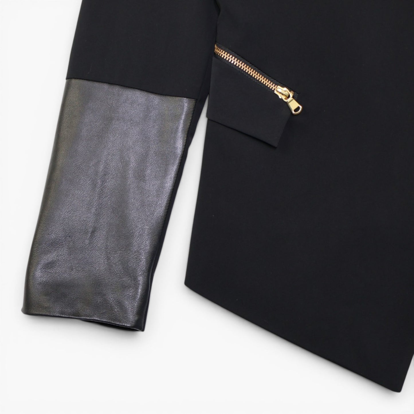 BLAZER NEGRO CON MANGAS EN PIEL GENUINA | BAGATELLE | TALLA M