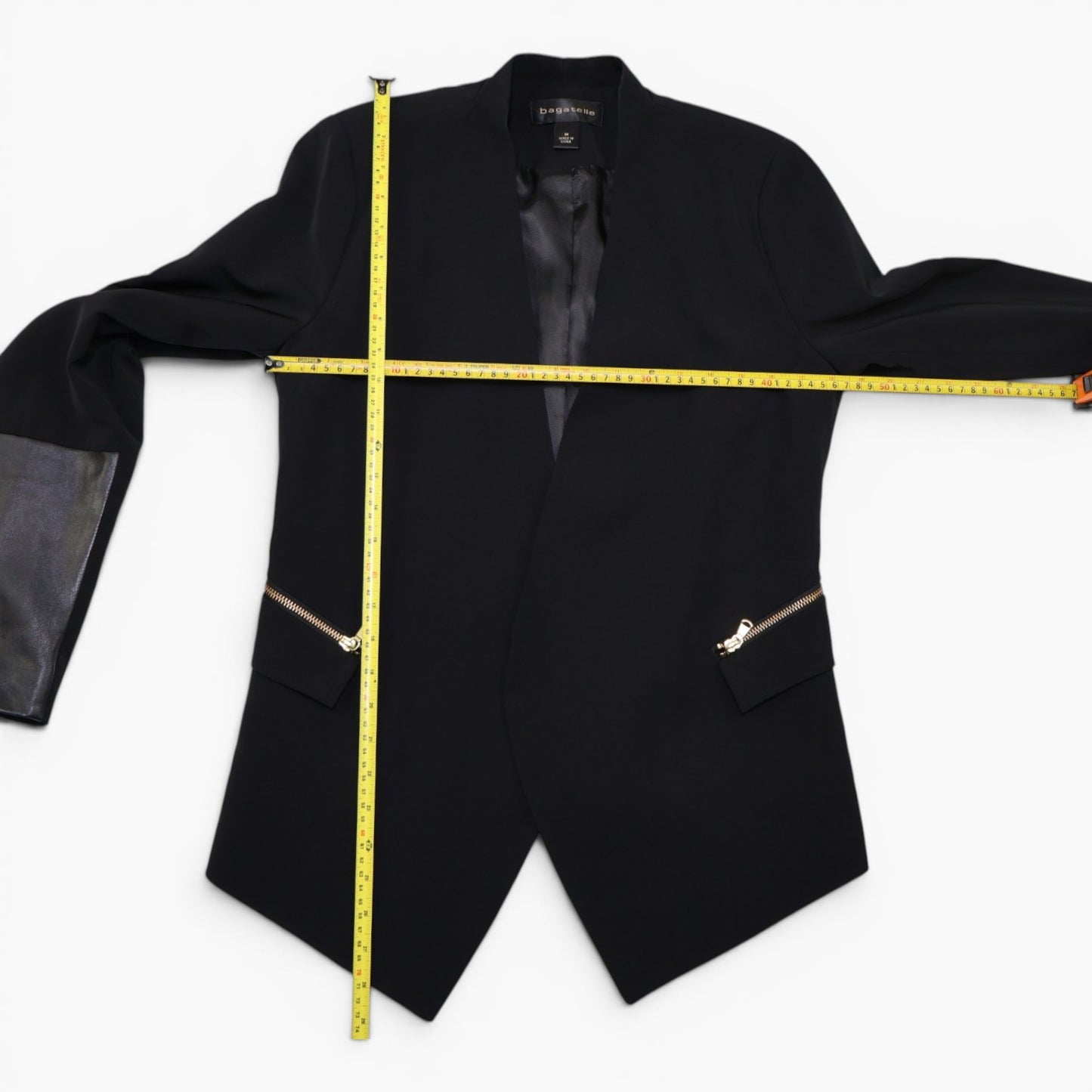 BLAZER NEGRO CON MANGAS EN PIEL GENUINA | BAGATELLE | TALLA M