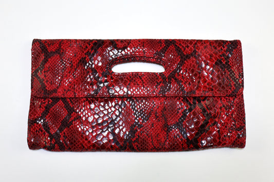 CLUTCH ROJO EFECTO PITÓN CON ASA | HOBO INTERNATIONAL