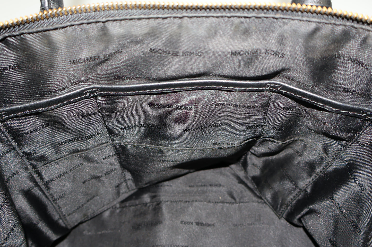 CARTERA NEGRA TIPO SATCHEL | MICHAEL KORS