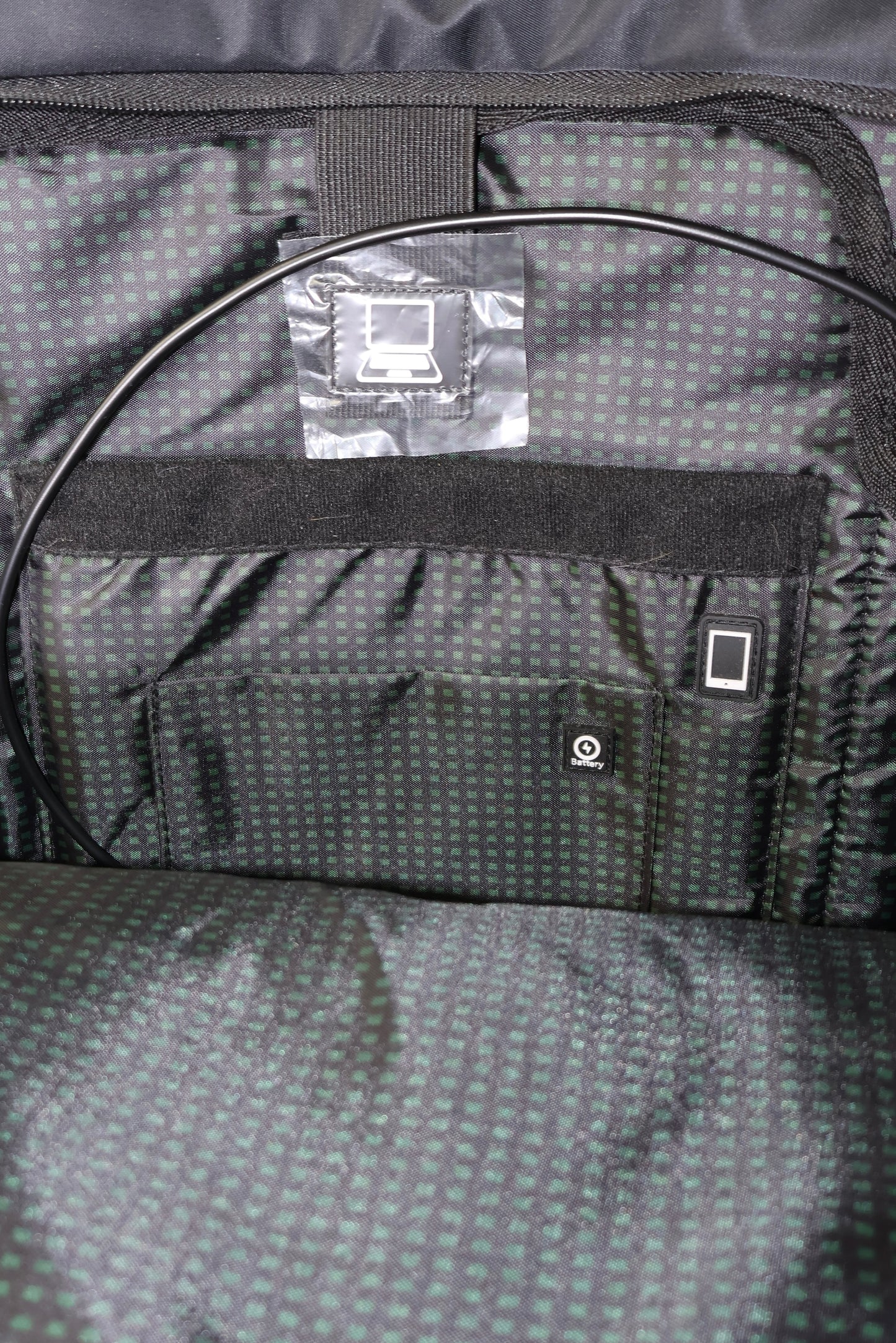 MOCHILA DE VIAJE NEGRA | DUCHAMP LONDON