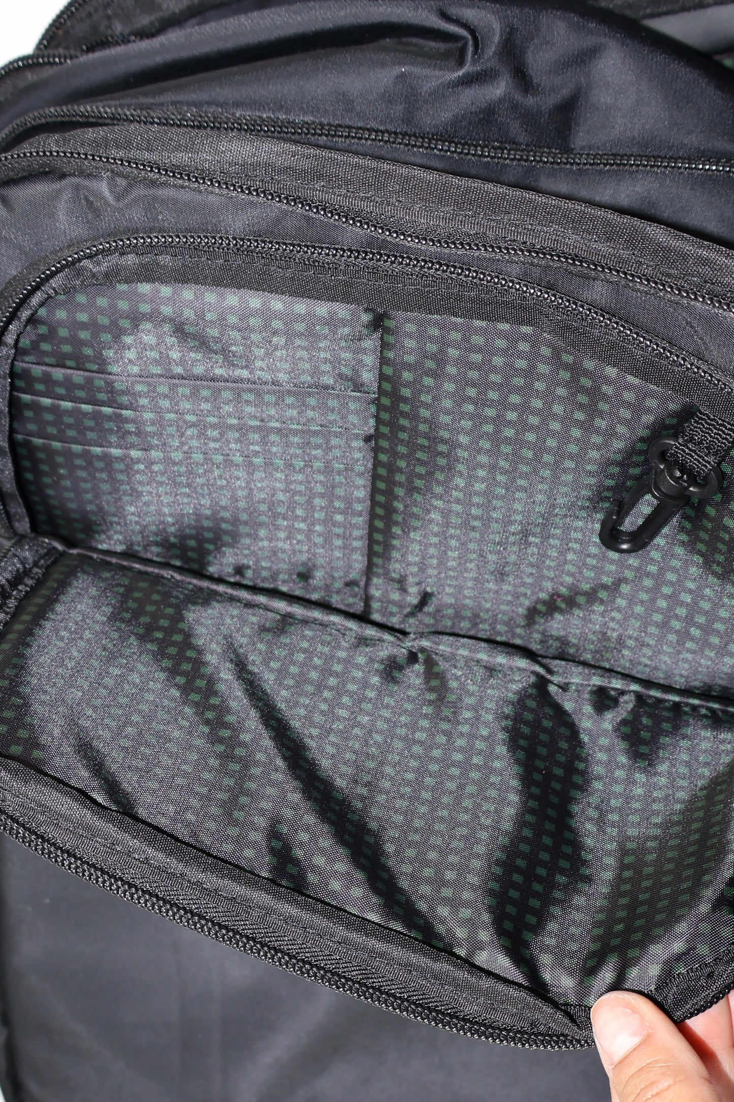 MOCHILA DE VIAJE NEGRA | DUCHAMP LONDON