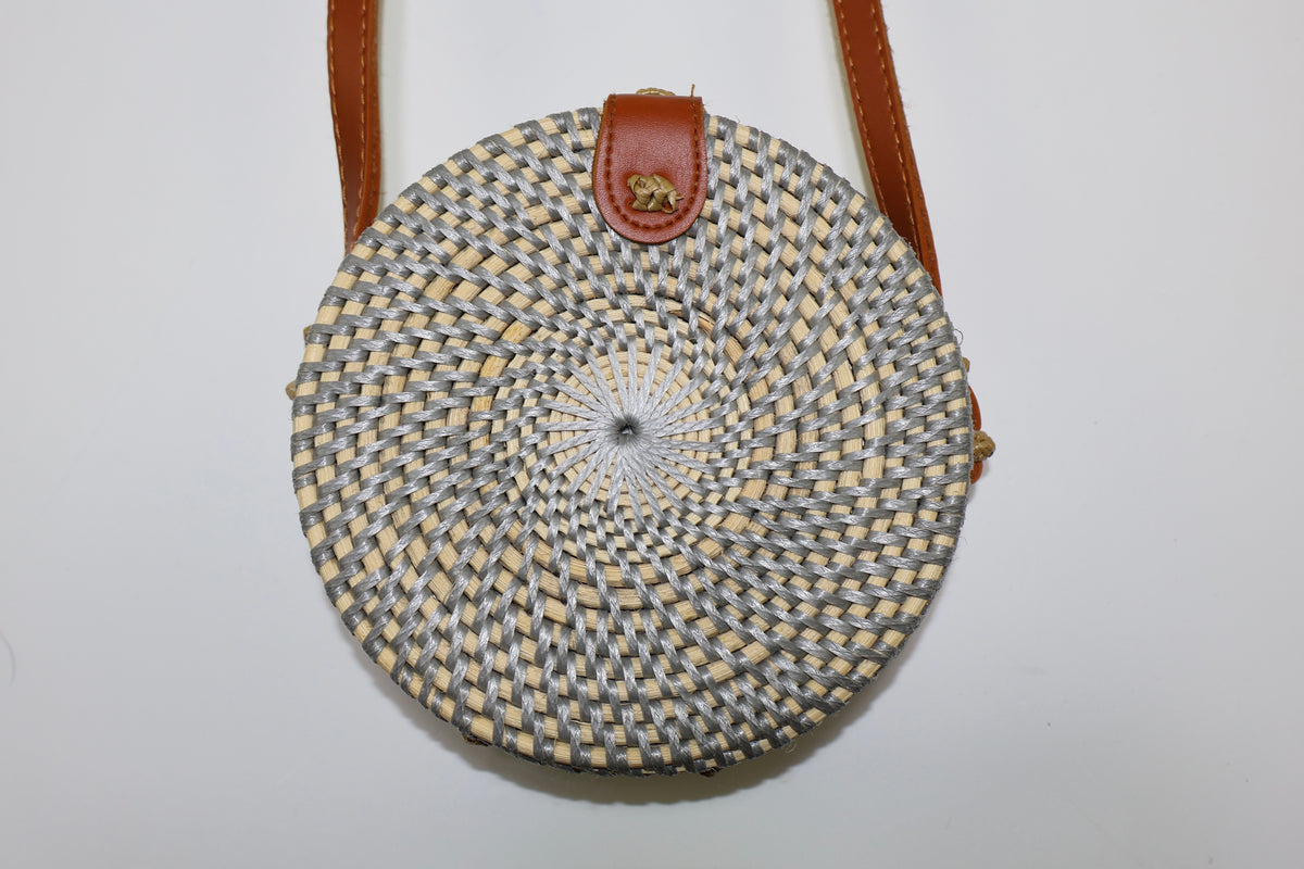 CARTERA REDONDA TEJIDA DE BALI