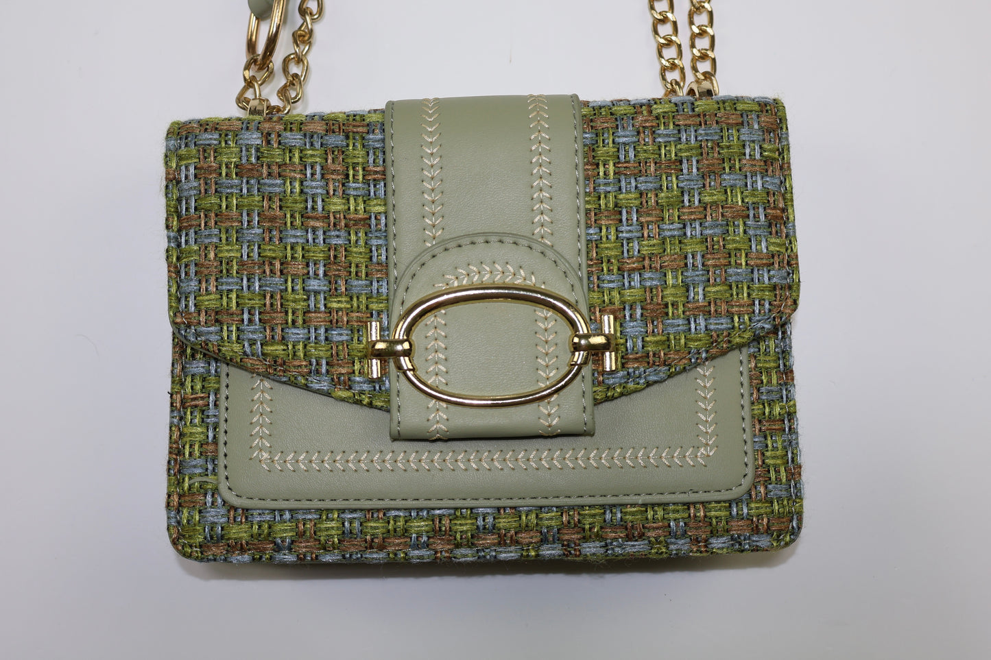 CARTERA VERDE CON CADENA