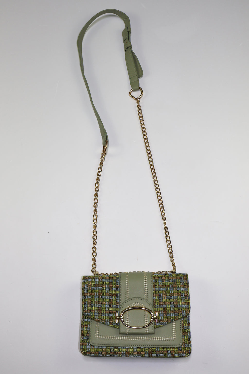 CARTERA VERDE CON CADENA