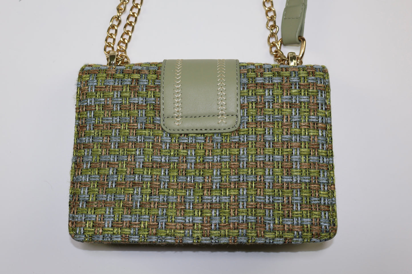 CARTERA VERDE CON CADENA