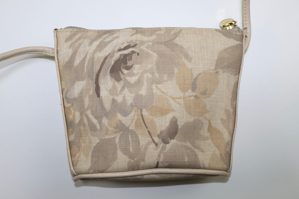 BOLSO CROSSBODY BEIGE CON ESTAMPADO FLORAL | LIZ CLAIBORNE