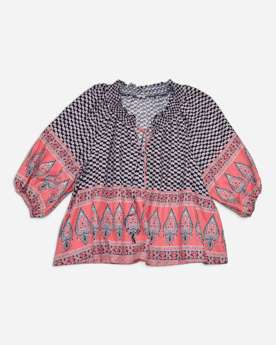 Blusa oversize C&C California con estampado paisley azul marino y coral para mujer, talla M, ropa de segunda mano en República Dominicana