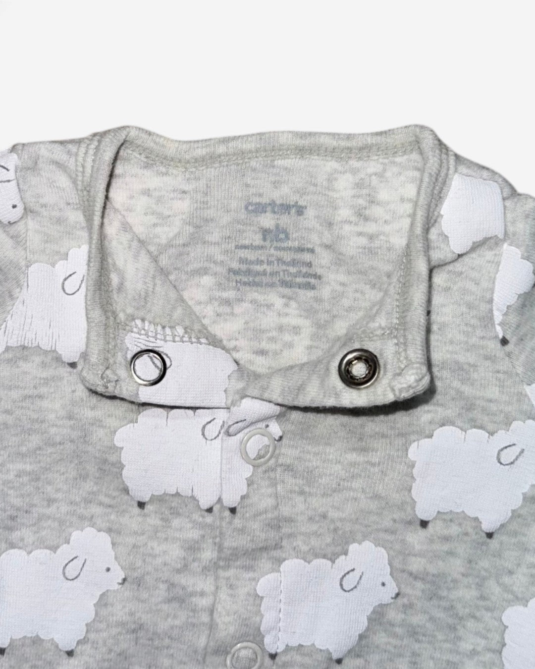 Pijama tipo batita con ovejitas para bebé Carter's talla NB, foto 3