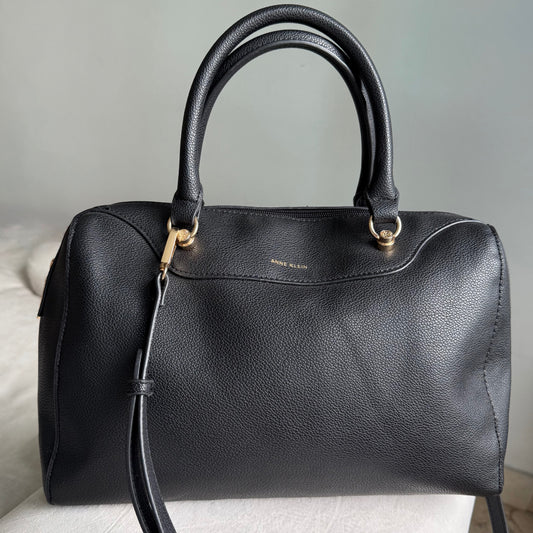 BOLSO TIPO SATCHEL ESTRUCTURADO NEGRO | ANNE KLEIN