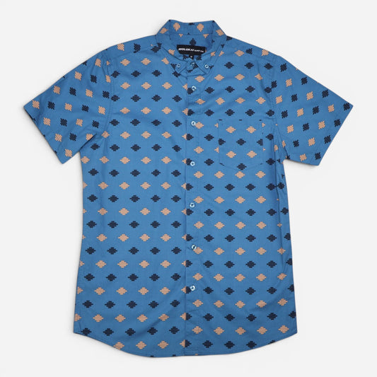 CAMISA MANGA CORTA AZUL CON ESTAMPADO GEOMÉTRICO | MOLOKAI SURF CO. | TALLA M