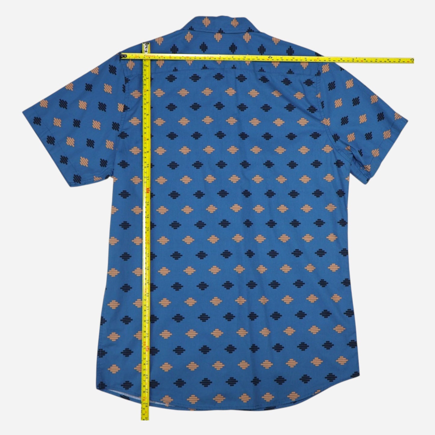 CAMISA MANGA CORTA AZUL CON ESTAMPADO GEOMÉTRICO | MOLOKAI SURF CO. | TALLA M