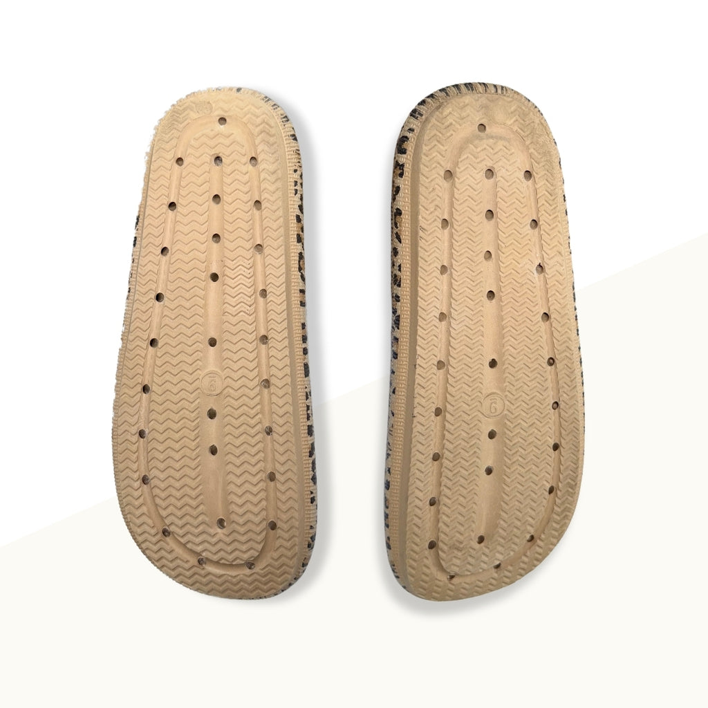 CHANCLETAS DE ANIMAL PRINT | NO BOUNDARIES | TALLA 9