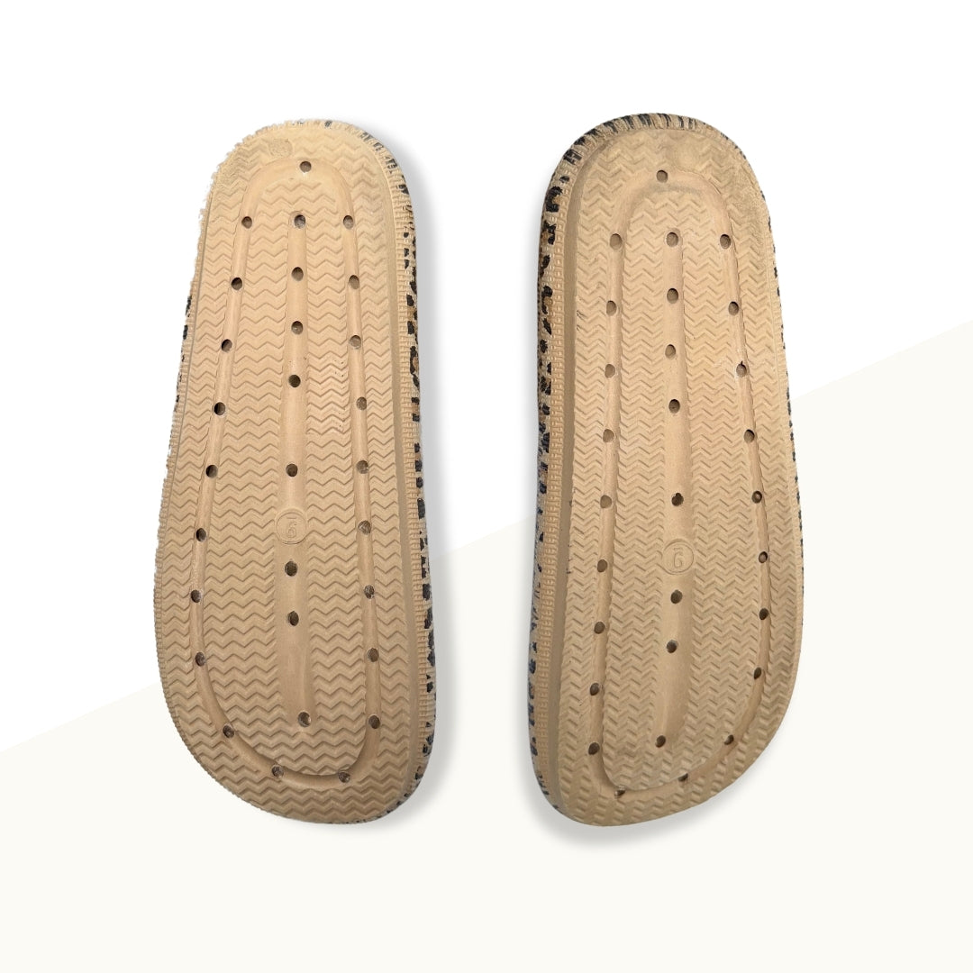 CHANCLETAS DE ANIMAL PRINT | NO BOUNDARIES | TALLA 9