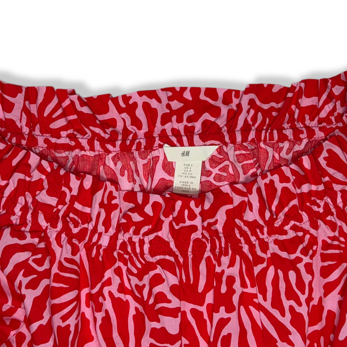 VESTIDO OFF-SHOULDER CON ESTAMPADO CORAL | H&M | S (OVERSIZE)
