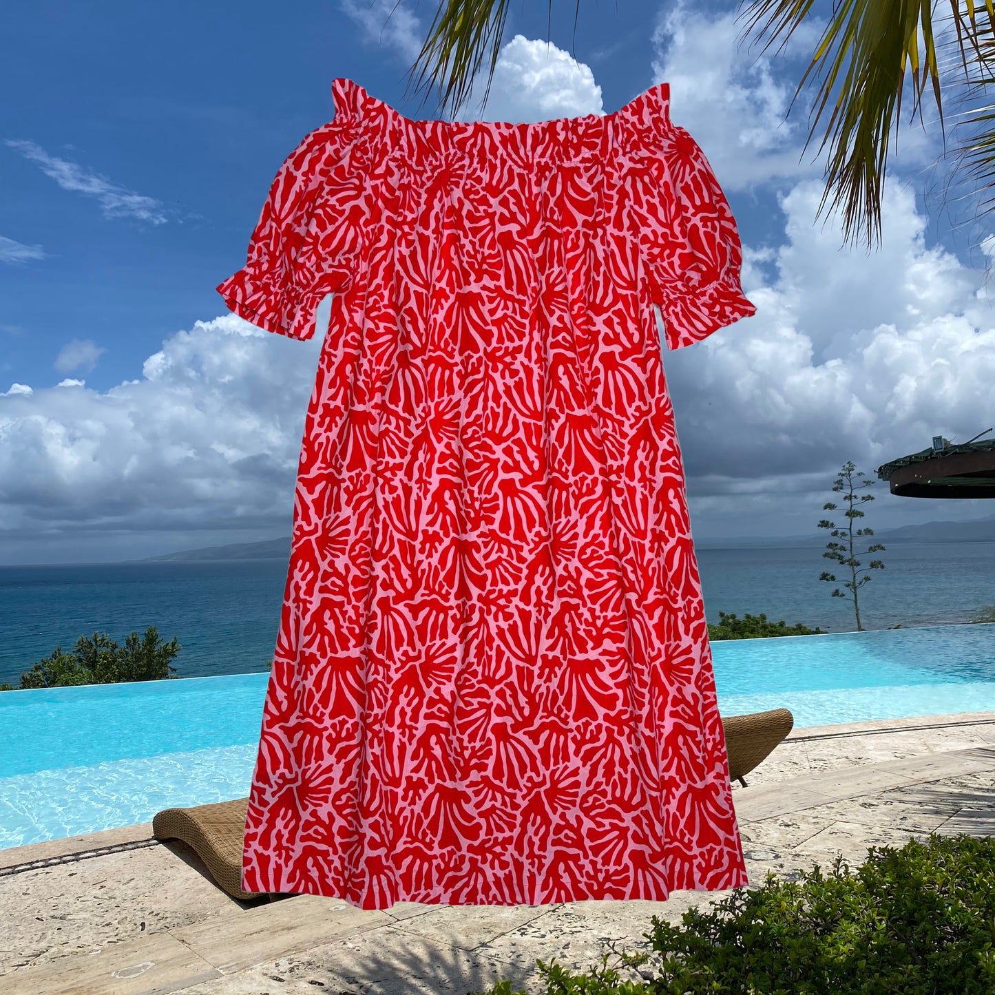 VESTIDO OFF-SHOULDER CON ESTAMPADO CORAL | H&M | S (OVERSIZE)