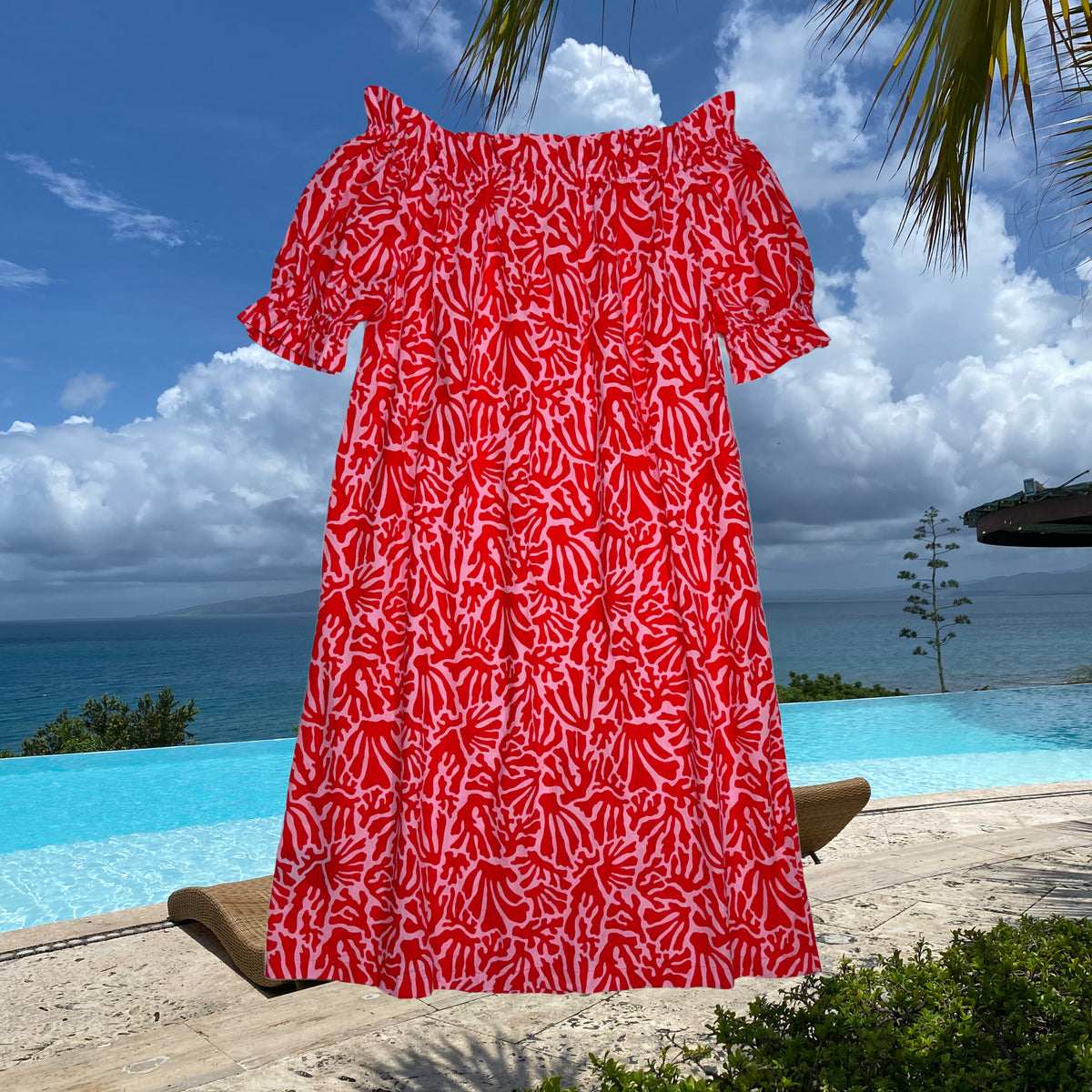 VESTIDO OFF-SHOULDER CON ESTAMPADO CORAL | H&M | S (OVERSIZE)
