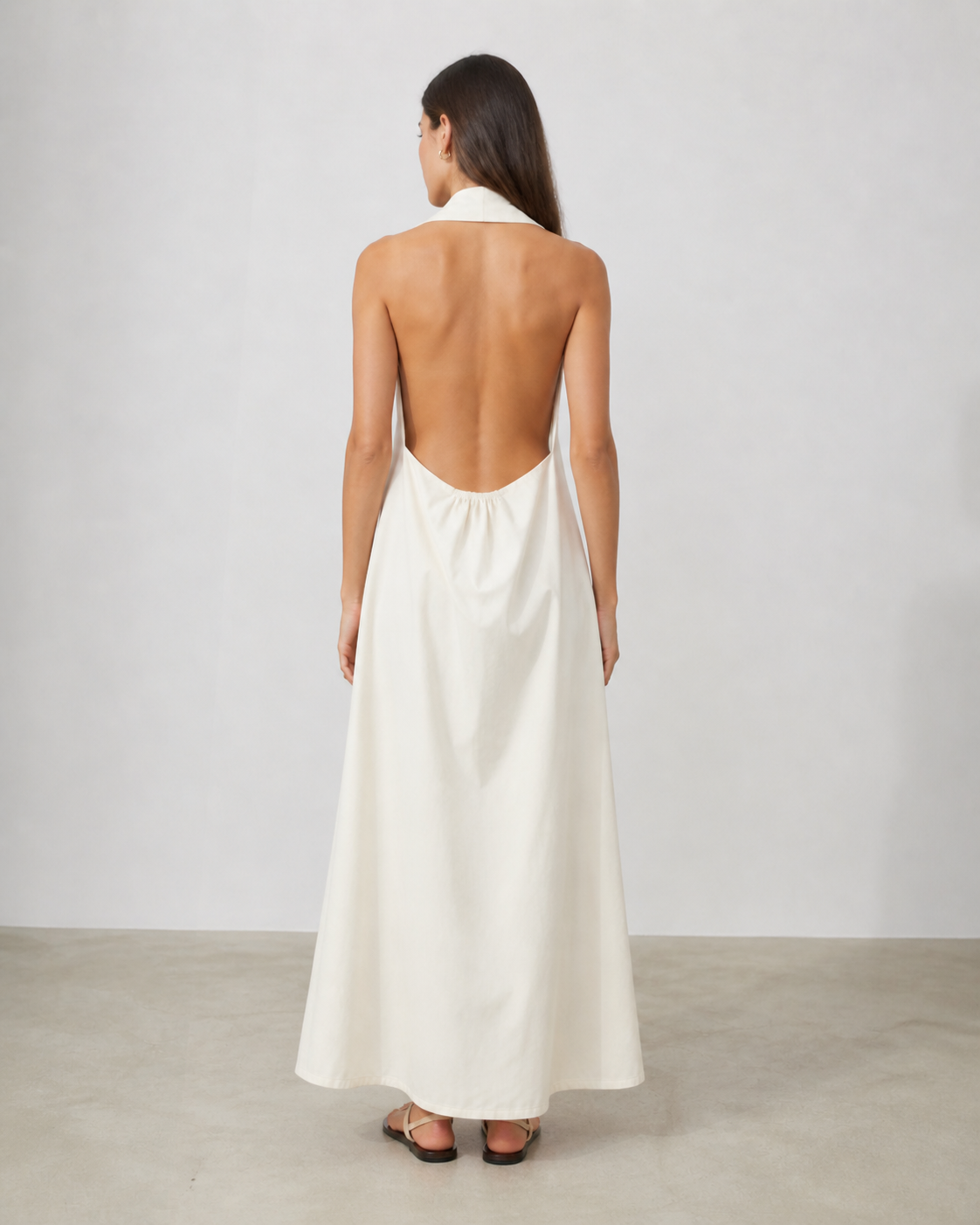 VESTIDO CREMA CON ESPALDA ABIERTA | TALLA M