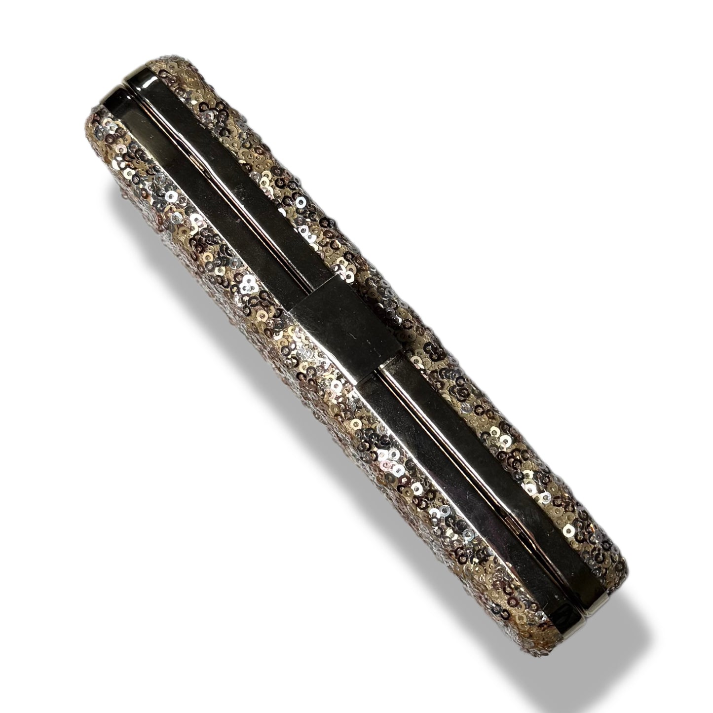 CLUTCH DE LENTEJUELAS DORADAS | WHITE HOUSE BLACK MARKET