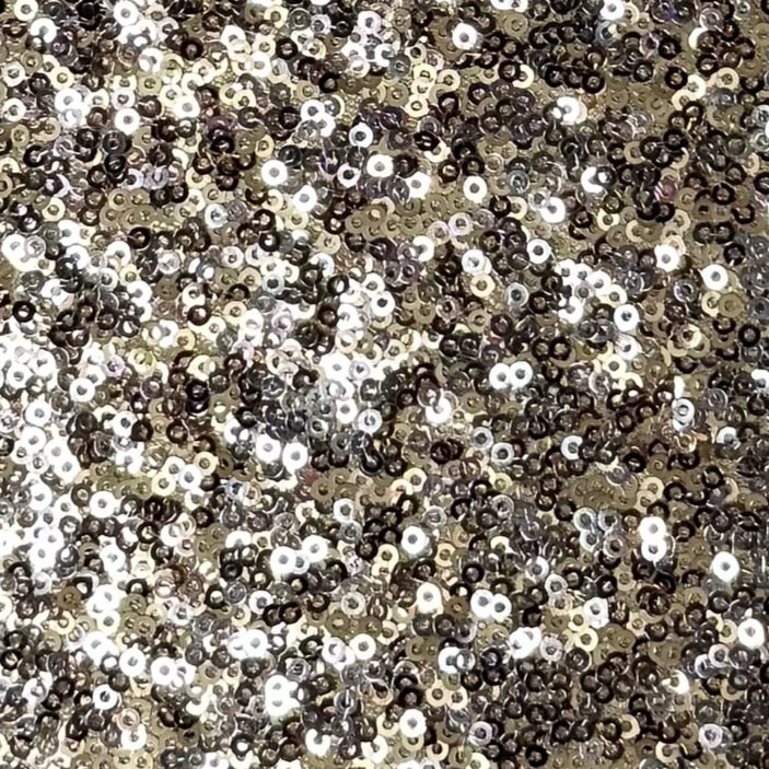 CLUTCH DE LENTEJUELAS DORADAS | WHITE HOUSE BLACK MARKET