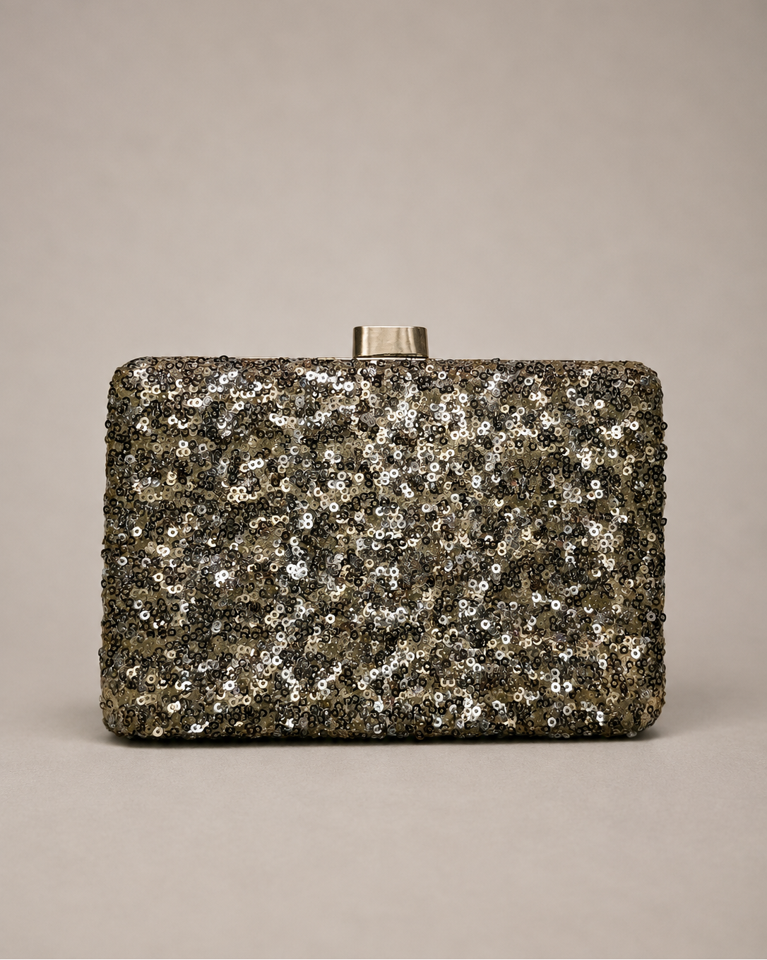 Clutch dorado de lentejuelas para mujer, marca White House Black Market