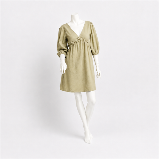 VESTIDO MINI DE LINO VERDE OLIVO CON ESCOTE EN V Y AJUSTE LATERAL | HYFVE | TALLA S
