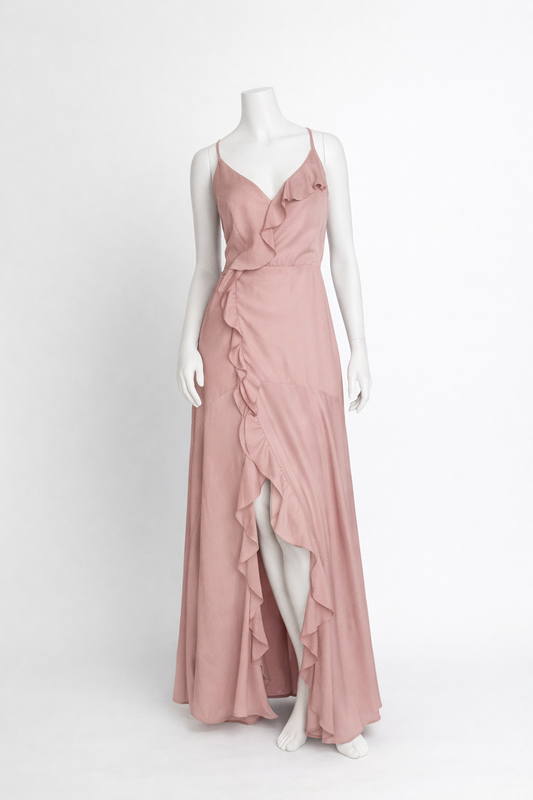 NUEVO CON ETIQUETA | VESTIDO MAXI ROSADO CON VOLANTES Y ESPALDA CRUZADA | LULUS | TALLA S