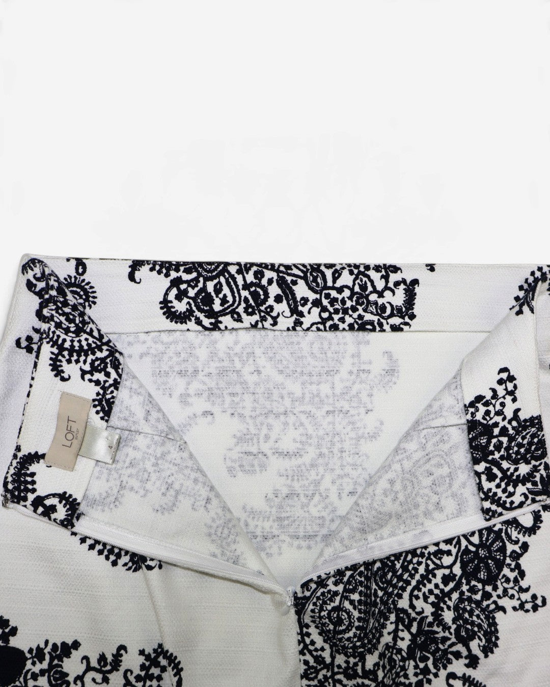 Falda lápiz blanca con estampado paisley para mujer LOFT talla 4 (S), foto 2
